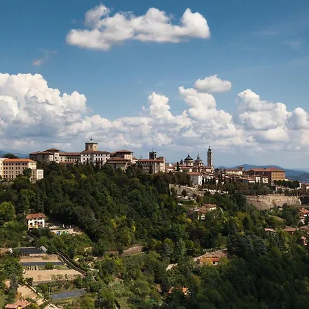 Casa Vacanza La Vela Oda ve Kahvaltı Bergamo